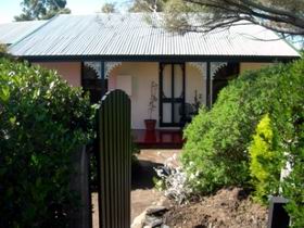 Jasmine's Cottage - Townsville Tourism