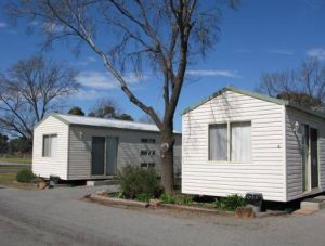 Leeton Caravan Park - Townsville Tourism