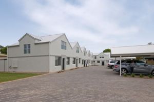 Hello Adelaide Motel  Apartments - Townsville Tourism