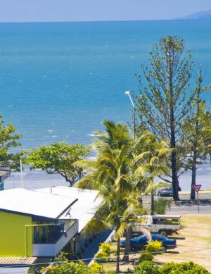 Surfside Motel - Yeppoon - Townsville Tourism