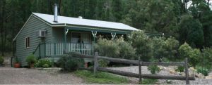 Carellen Holiday Cottages - Townsville Tourism