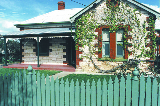 Smith Street Villa Naracoorte Cottages - Townsville Tourism