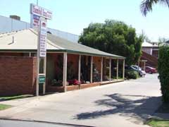 Yambil Inn Motel - Townsville Tourism
